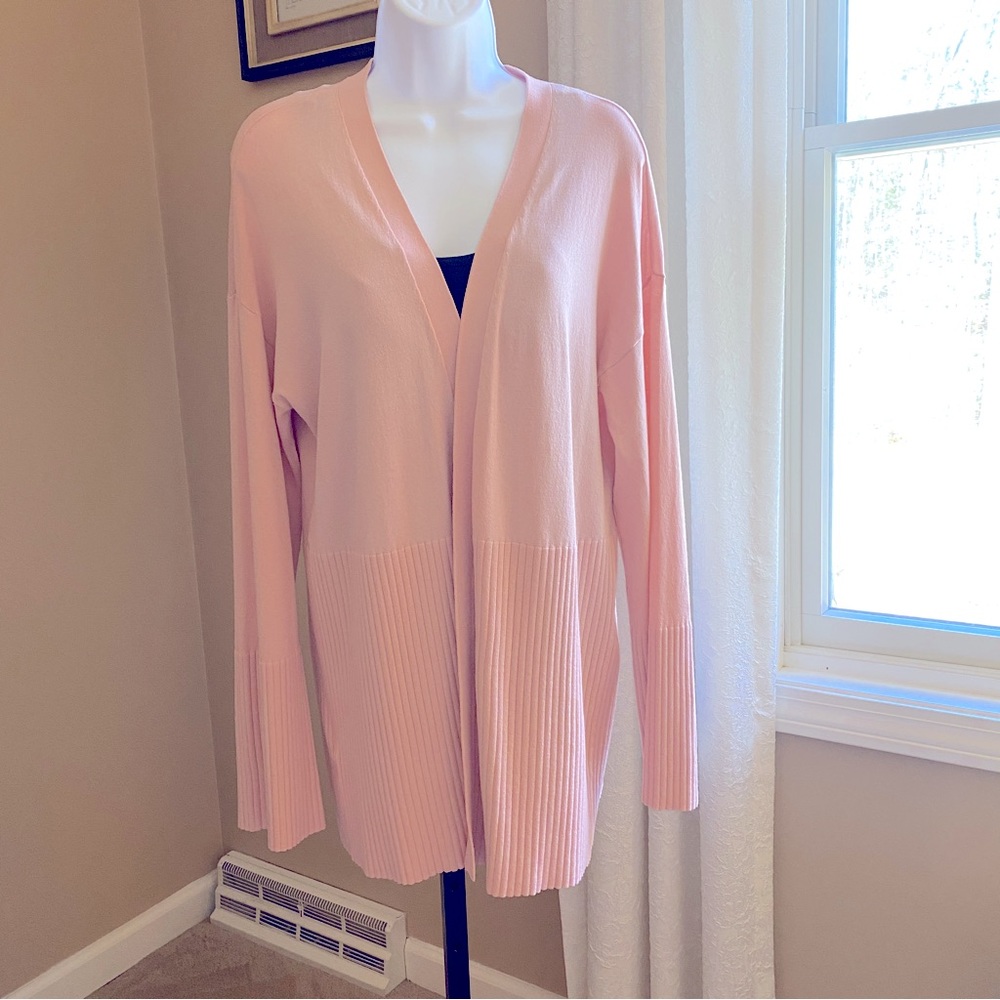 NWOT Ann Taylor pink open front light weight cardigan with ribbed bottom. Size M